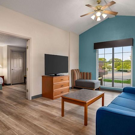 La Quinta Inn By Wyndham Columbus Airport Area Εξωτερικό φωτογραφία