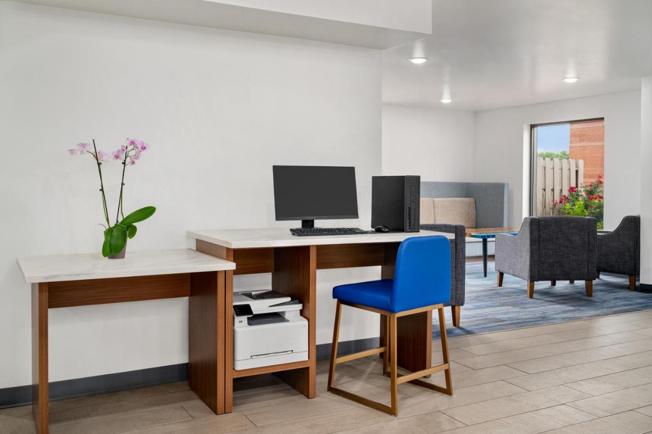 La Quinta Inn By Wyndham Columbus Airport Area Εξωτερικό φωτογραφία