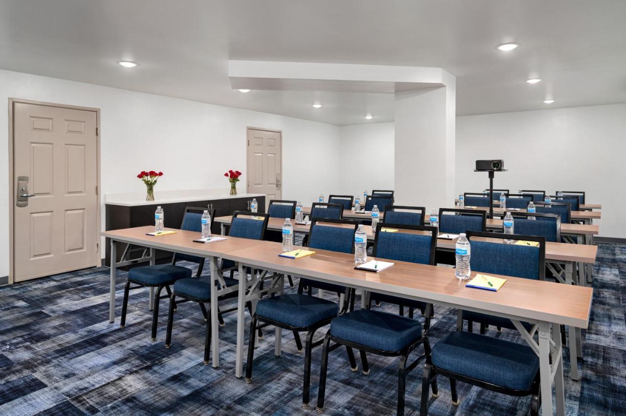 La Quinta Inn By Wyndham Columbus Airport Area Εξωτερικό φωτογραφία