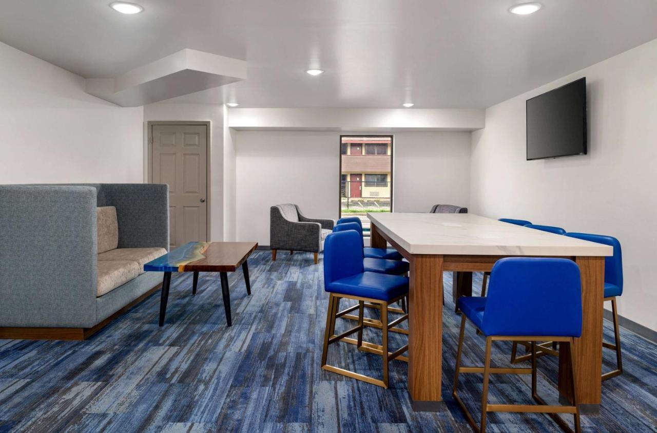 La Quinta Inn By Wyndham Columbus Airport Area Εξωτερικό φωτογραφία