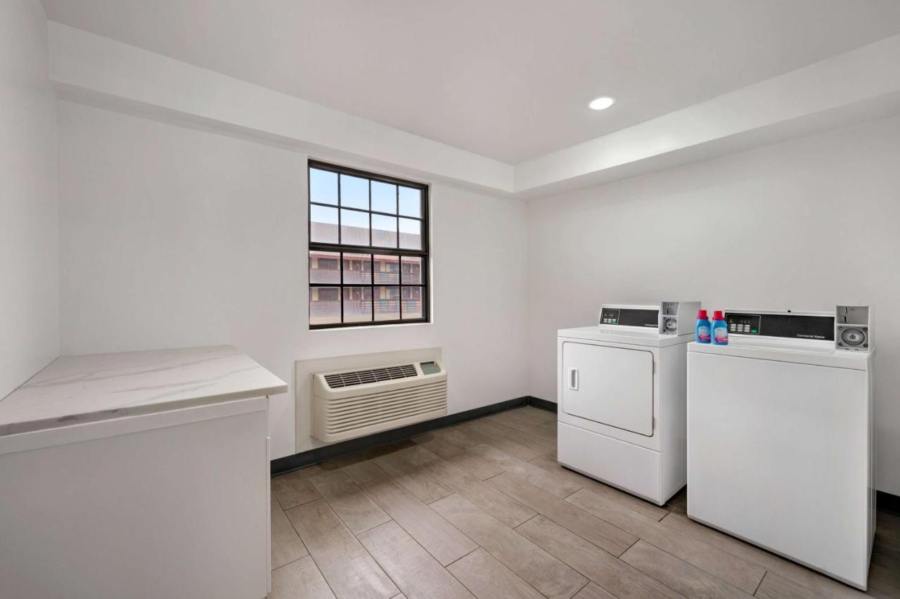 La Quinta Inn By Wyndham Columbus Airport Area Εξωτερικό φωτογραφία