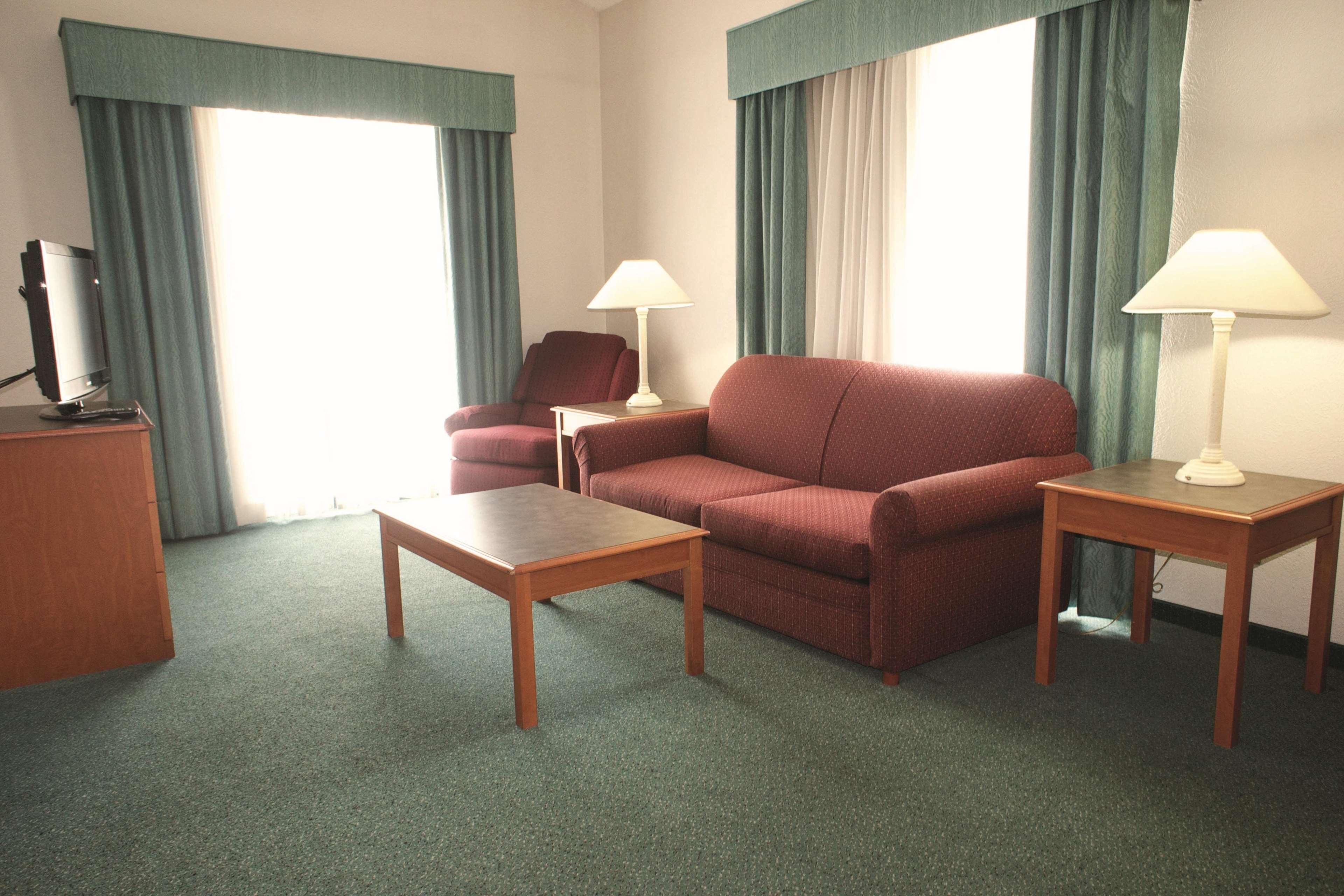 La Quinta Inn By Wyndham Columbus Airport Area Εξωτερικό φωτογραφία