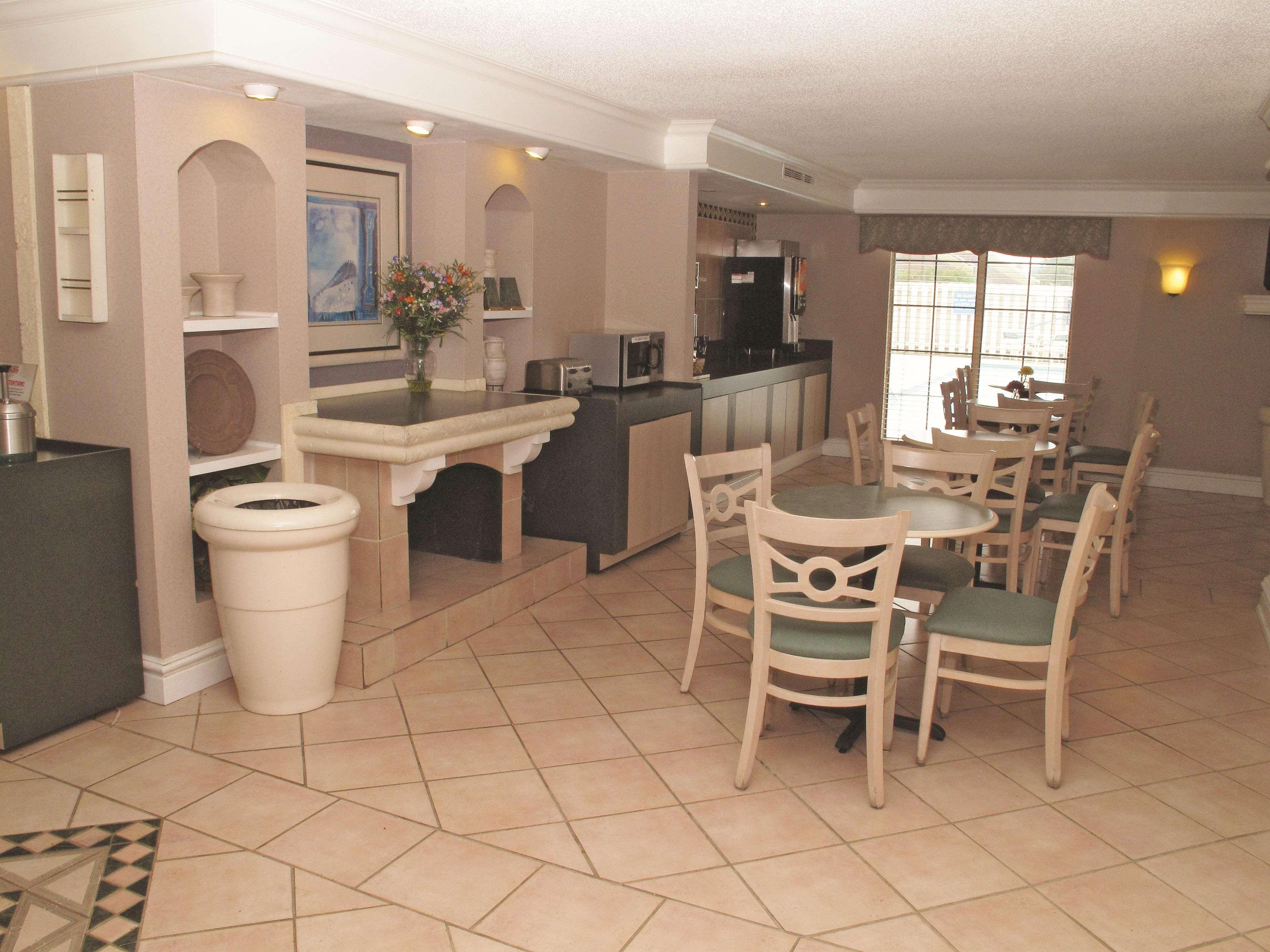 La Quinta Inn By Wyndham Columbus Airport Area Εξωτερικό φωτογραφία
