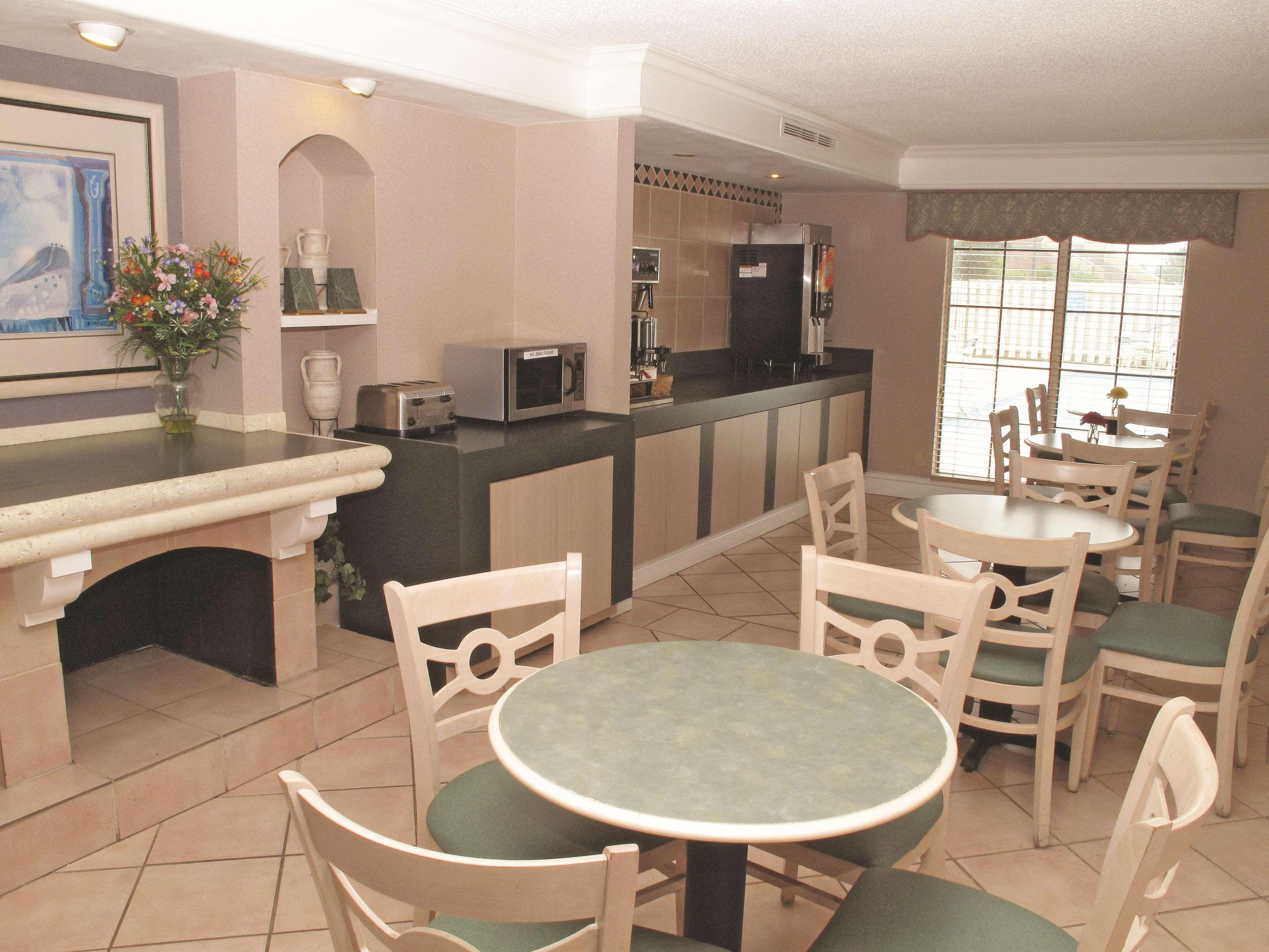 La Quinta Inn By Wyndham Columbus Airport Area Εξωτερικό φωτογραφία