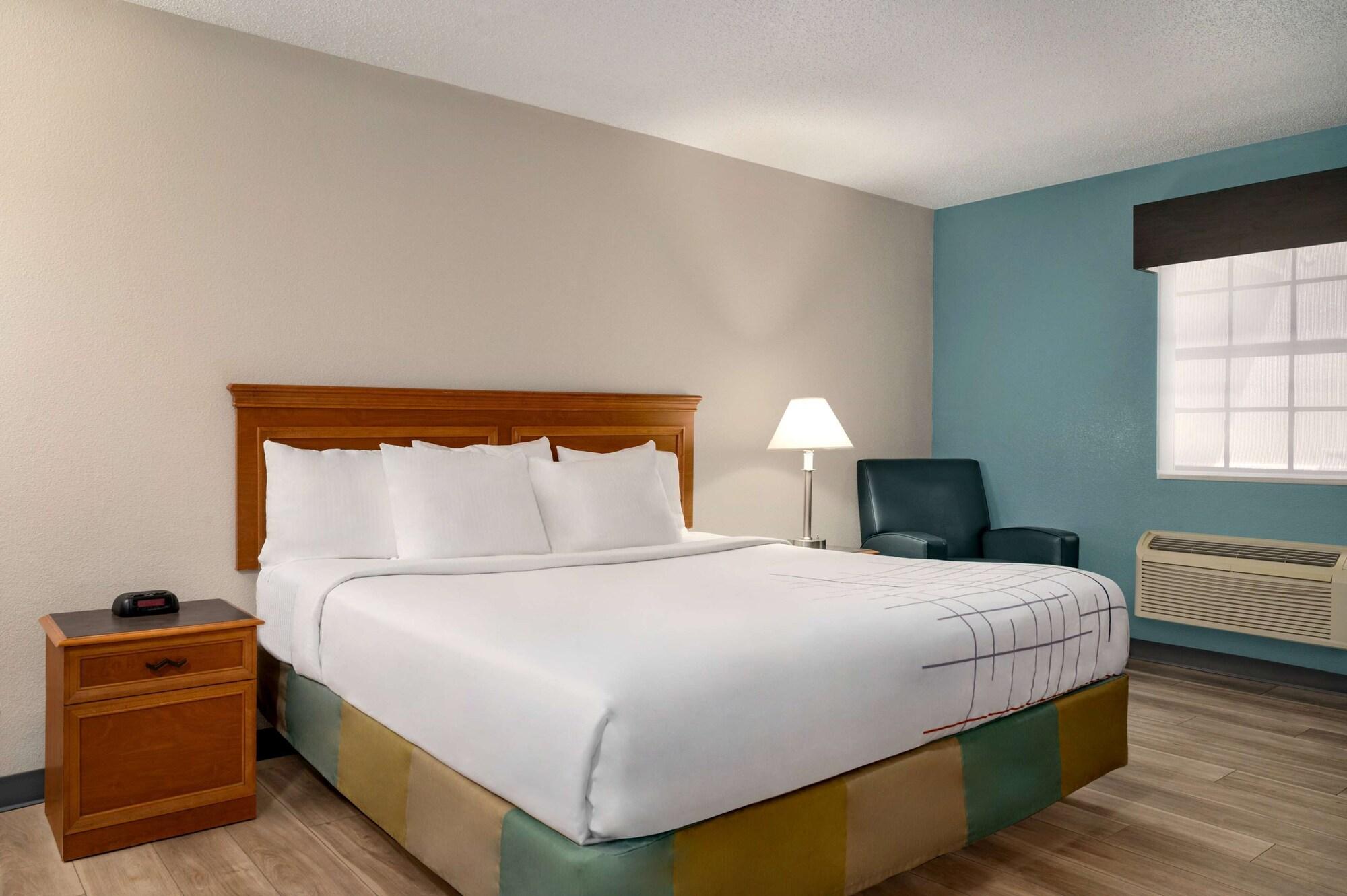 La Quinta Inn By Wyndham Columbus Airport Area Εξωτερικό φωτογραφία