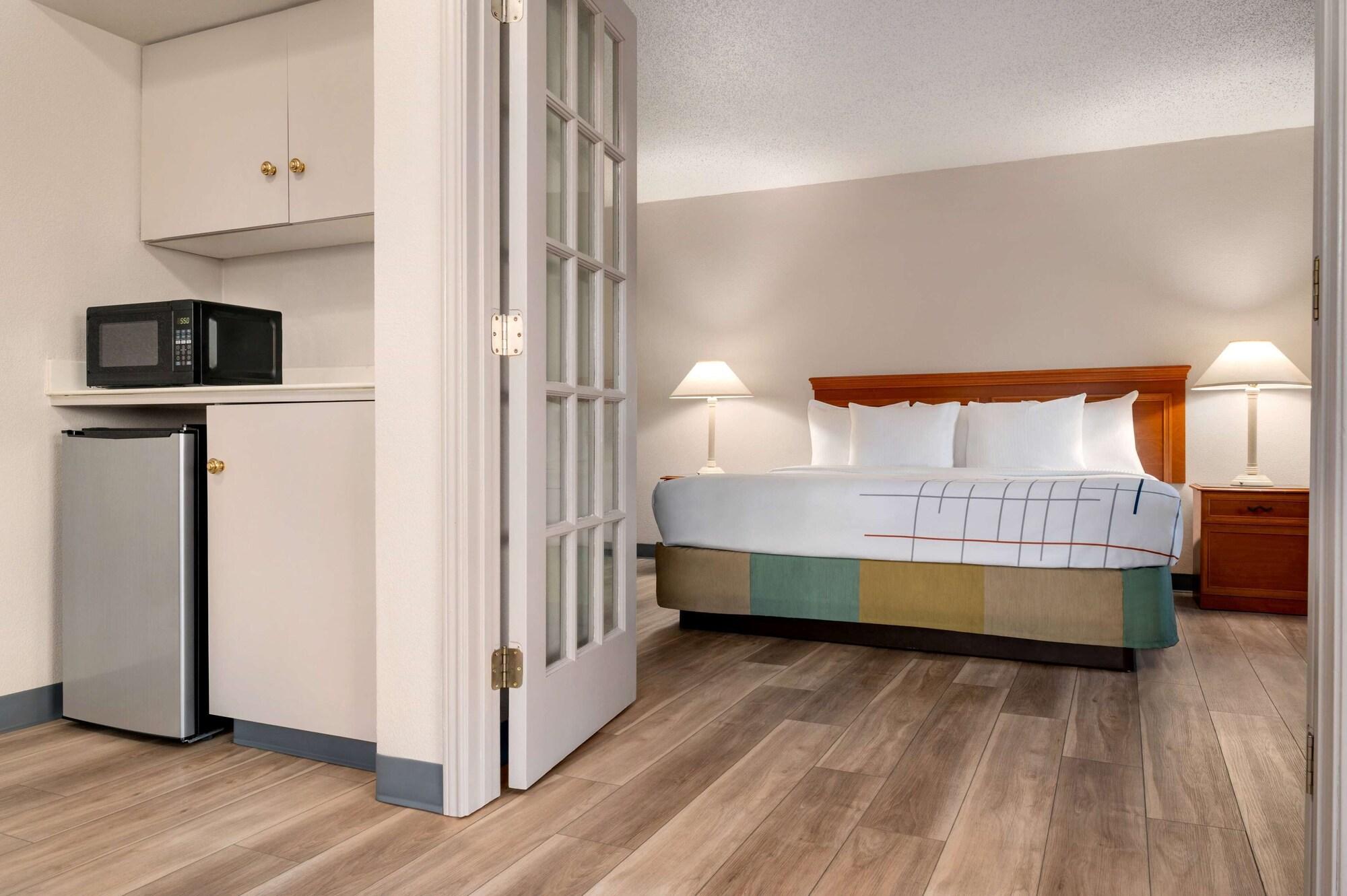La Quinta Inn By Wyndham Columbus Airport Area Εξωτερικό φωτογραφία